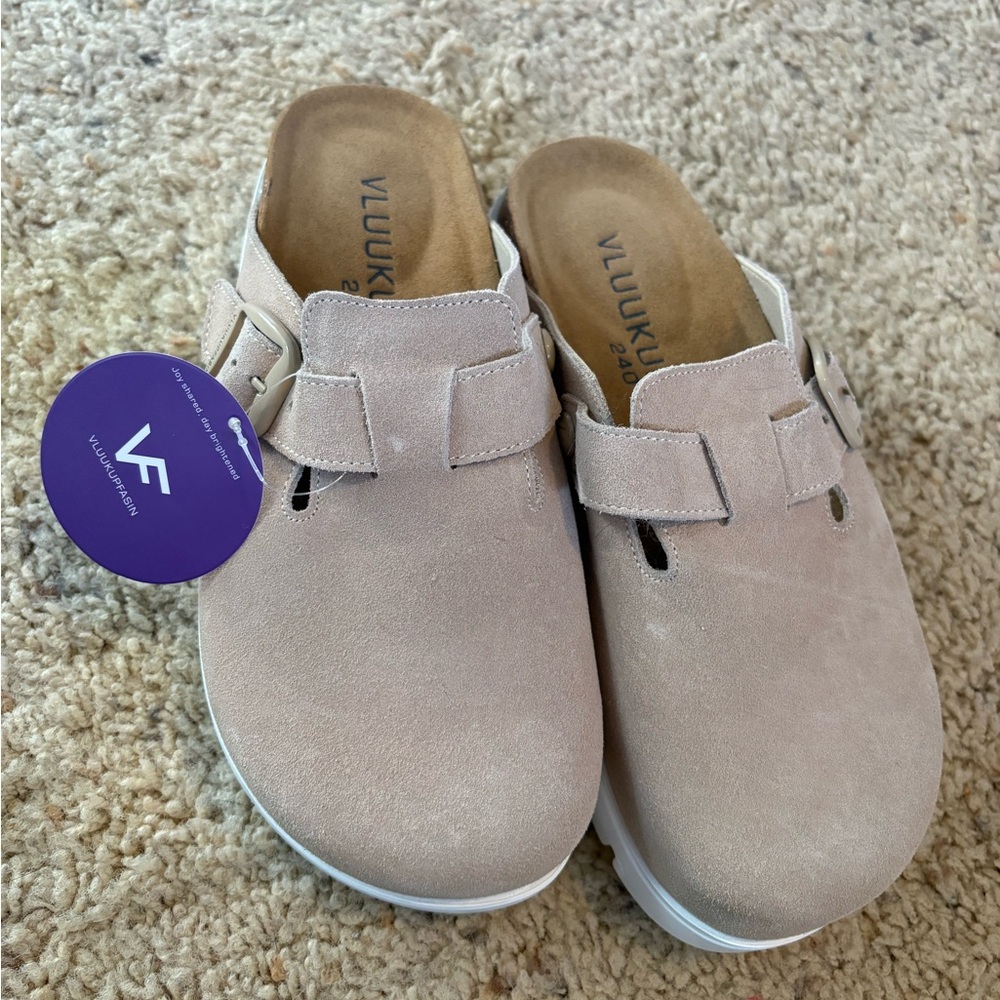 Women's Tan Slip-On Shoes